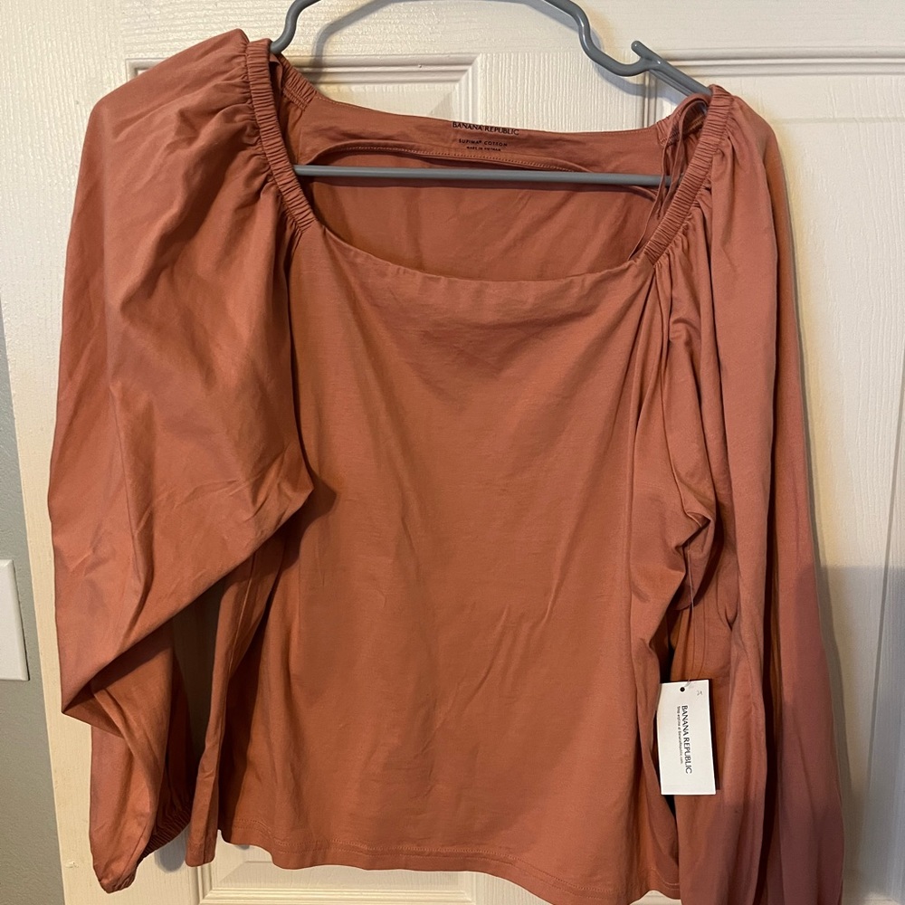 Banana Republic NWT top.